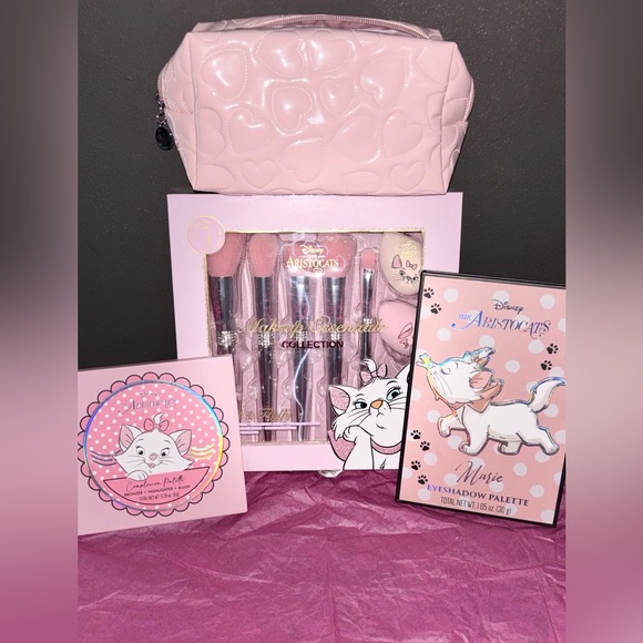 ARISTOCATS MAKEUP BUNDLE !! - Picture 5 of 14